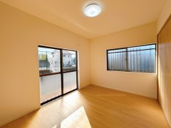 高浜市稗田町　中古住宅の洋室