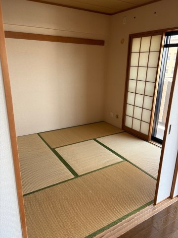 ライオンズマンション上野芝5丁の和室