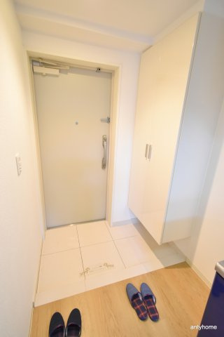 アスリート江坂Ⅱ番館　仲介手数料無料の玄関