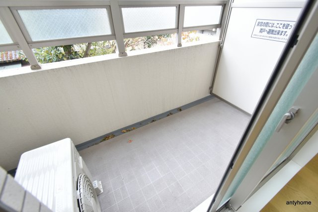 アスリート江坂Ⅱ番館　仲介手数料無料のバルコニー