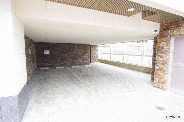 アスリート江坂Ⅱ番館　仲介手数料無料の駐車場