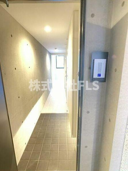 新宿区西落合１丁目の賃貸マンションの玄関