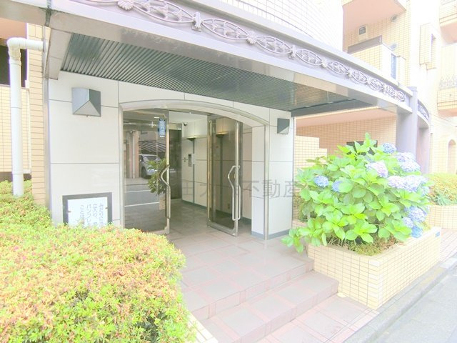 ベルサイユ池上NO.3のエントランス