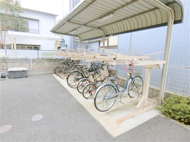 GLANZグランツのその他共用部分|屋根付きの駐輪場