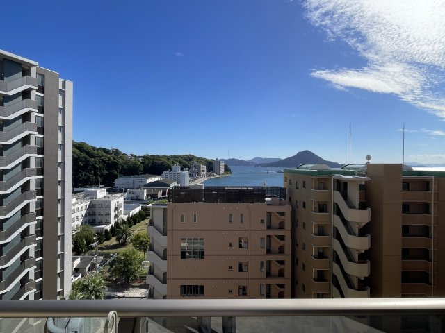 コンツェルトパーク宇品ハーバーランドの展望|海を望める11階住戸です！陽当たり通風良好！リフレッシュ効果のある景色がすぐ近くに広がる立地です。