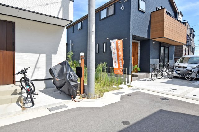ハッピータウン伊丹昆陽東3丁目建築条件付き売土地の前面道路含む現地写真|前面道路は東側4.3ｍ、位置指定道路です。