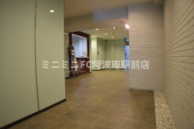 RIDGE北堀江（旧ルクレ北堀江）のロビー