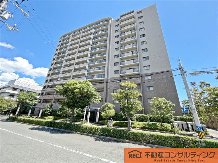 モンセーヌ住吉川公園1番館の外観