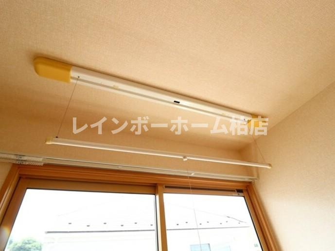 仲介手数料（賃料の1.10ヵ月）の50％OFF対象物件！の設備|室内物干しです