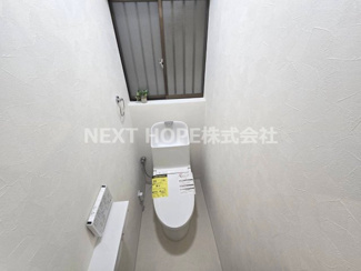 【トイレ】 | 尼崎市上ノ島町１丁目中古戸建 | 新品のトイレは１階・２階に設けられております♪水廻り全てが新品で気持ちよくご入居していただけます！！