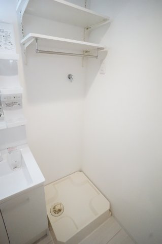 船橋市前原西２丁目の賃貸マンションのその他|洋室にダウンライト４カ所あり　エアコン　ホスクリーン