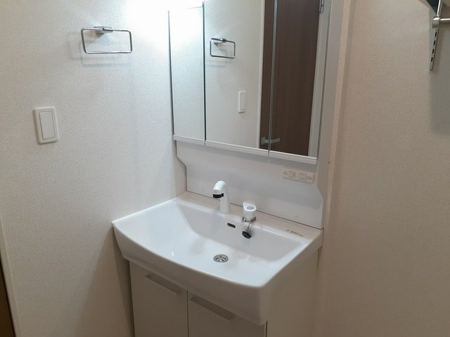 シャルールメゾンＢの洗面所|コンパクトで使いやすい洗面所