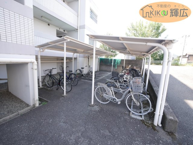 ラブリー姫路手柄山　4階の駐輪場