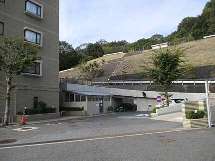 井口台パークヒルズ参番館の駐車場