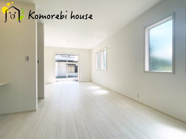 さいたま市西区西遊馬　新築一戸建て　ルミナスコート　01の居間・リビング|リビングです