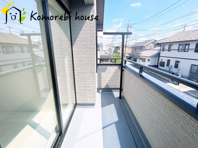 さいたま市西区西遊馬　新築一戸建て　ルミナスコート　01のバルコニー|バルコニーがあります