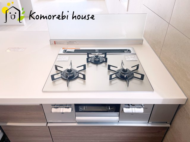 さいたま市西区西遊馬　新築一戸建て　ルミナスコート　01のキッチン|使いやすいキッチンです