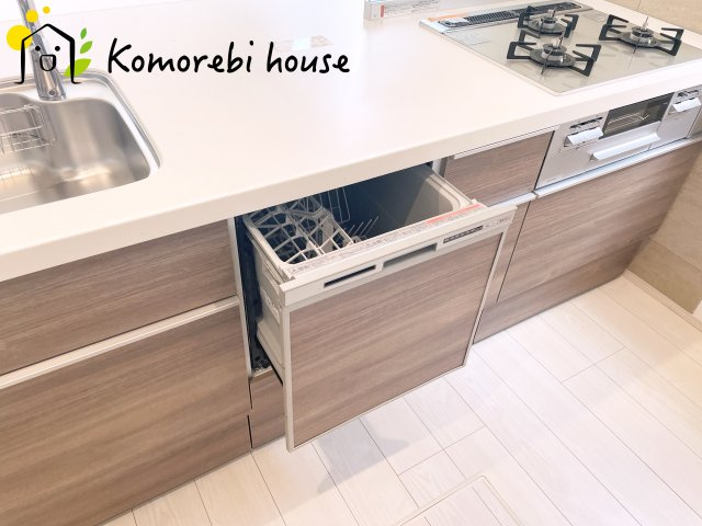 さいたま市西区西遊馬　新築一戸建て　ルミナスコート　01のキッチン|キッチンでお料理をお楽しみください