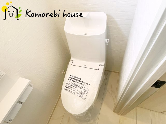 さいたま市西区西遊馬　新築一戸建て　ルミナスコート　01のトイレ|シンプルで使いやすいトイレです