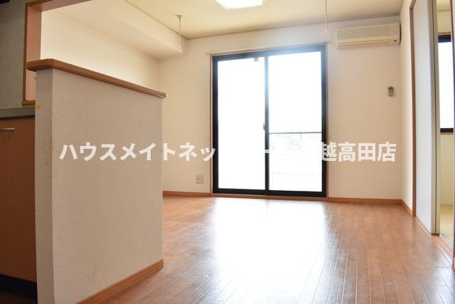 エクセレントユキの居間・リビング|ＬＤＫ12.0帖