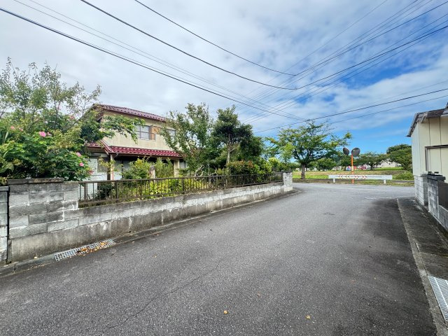 【前面道路含む現地写真】 | 北茨城市磯原町　2階建　６DK　