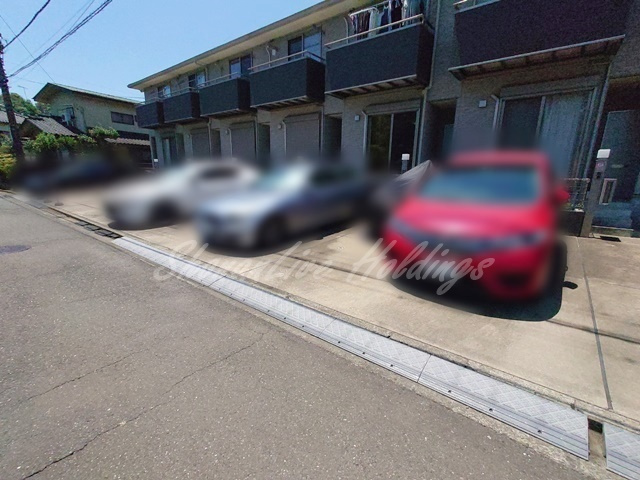 横浜市泉区上飯田町のテラスの駐車場