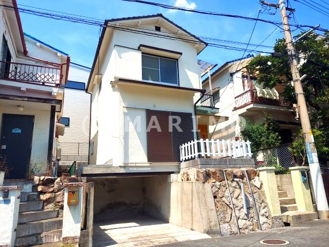 宝塚市花屋敷荘園2丁目一戸建