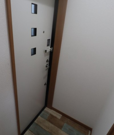 ベイシティ三郷中央の玄関