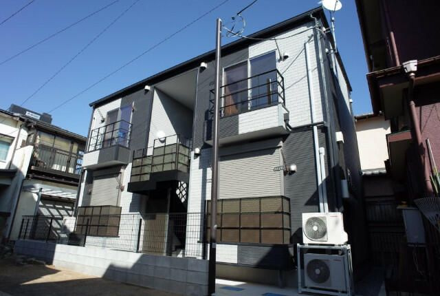 三郷市谷口のアパートの外観