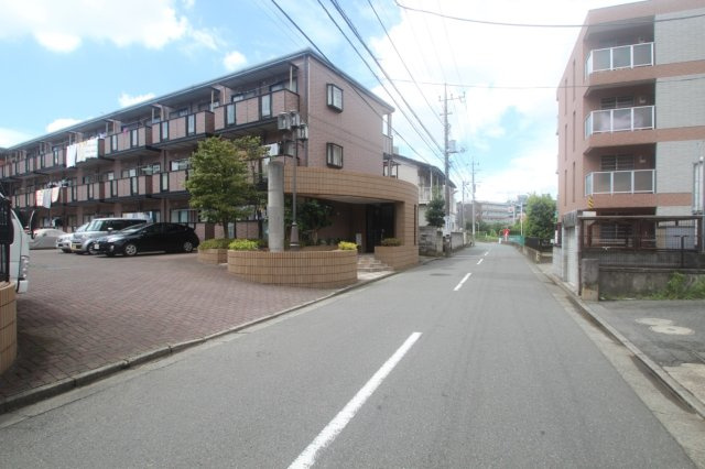 グランデージュ栄駐車場の外観