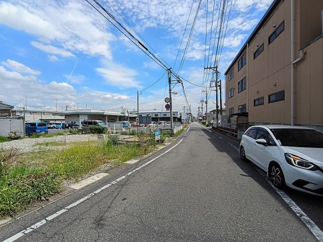 高崎市八幡町売土地の前面道路含む現地写真
