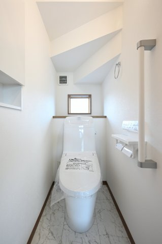 【トイレ】 | 太田市由良町第2期　ワイウッドコート | トイレは２か所あるので忙しい朝も家族と分けて使用できますね♪
