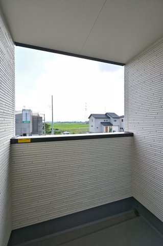 【バルコニー】 | 太田市由良町第2期　ワイウッドコート | バルコニーは２か所あるので陽の光がしっかりと入ります♪