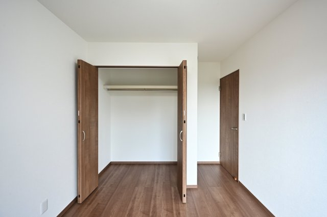 【外観】 | 太田市由良町第2期　 | LDKと続き間の洋室は収納も大容量！お子様の遊び場にもぴったり♪