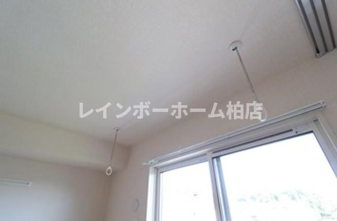 仲介手数料（賃料の1.10ヵ月）の50％OFF対象物件！の設備|室内物干しです