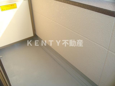 【バルコニー】 | Ｋ ハウス Ⅱ | 暖かな日差しのふりそそぐバルコニー