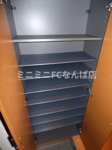 インテリジェンス御堂の玄関