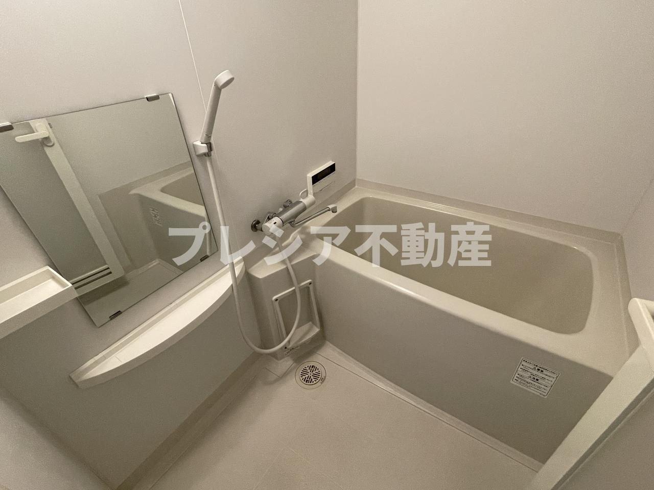 ソリューション甲子園の浴室