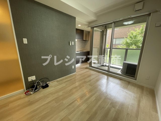 ソリューション甲子園の居間・リビング