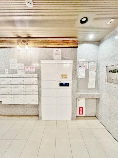 市川市市川３丁目の賃貸マンションのロビー