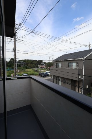 《仲介手数料無料》上尾市中分１丁目18-26新築一戸建てハートフルタウンのバルコニー