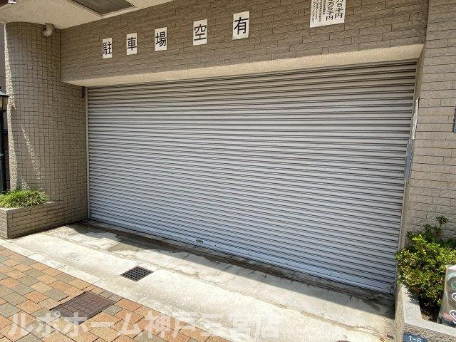 エステムコート神戸・県庁前Ⅱの駐車場