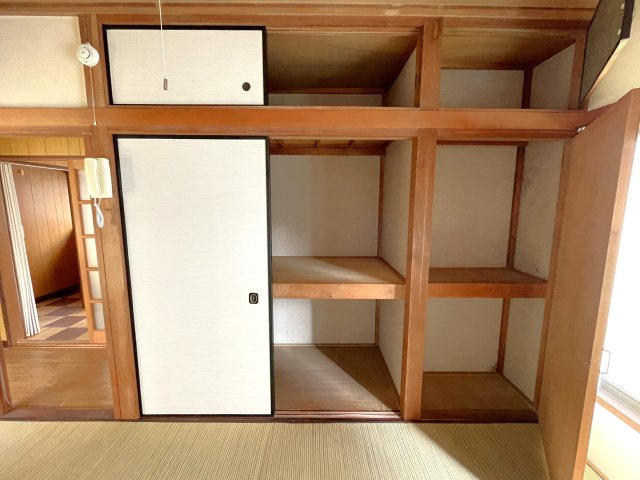 田間江森邸貸家の収納