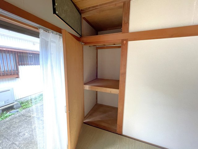 田間江森邸貸家の収納