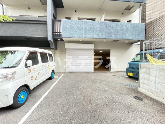 ルガールボニート新神戸の駐車場