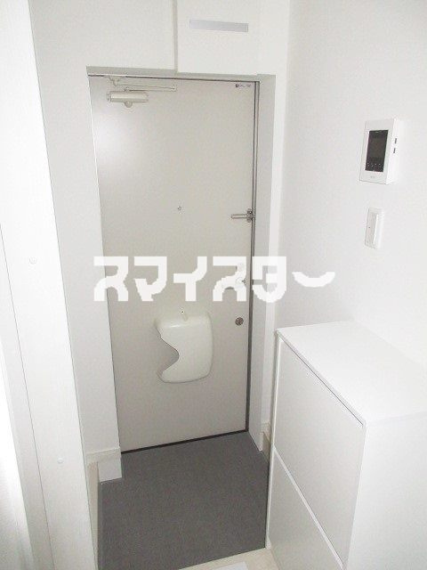 プライムテラス立川羽衣町の玄関