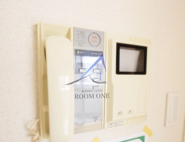 アデッソ新宿若松町のセキュリティ|モニター付きインターホンです。
