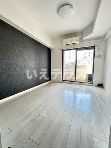ララプレイス神戸西元町の居間・リビング