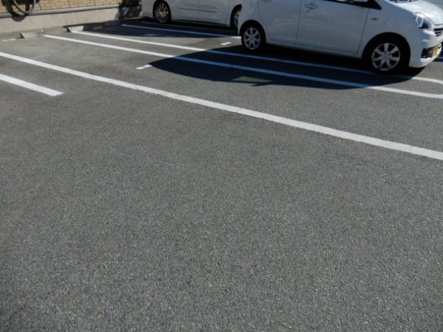 ローズコート野添Ｂ棟の駐車場