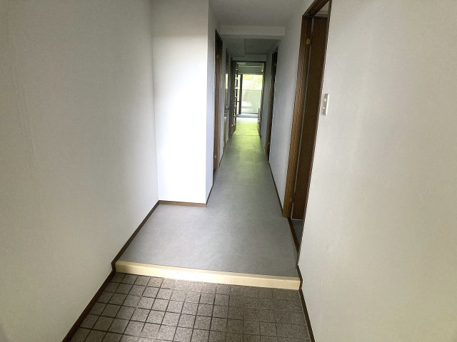 ルモングレース北鈴蘭台の玄関|ゆったりした玄関